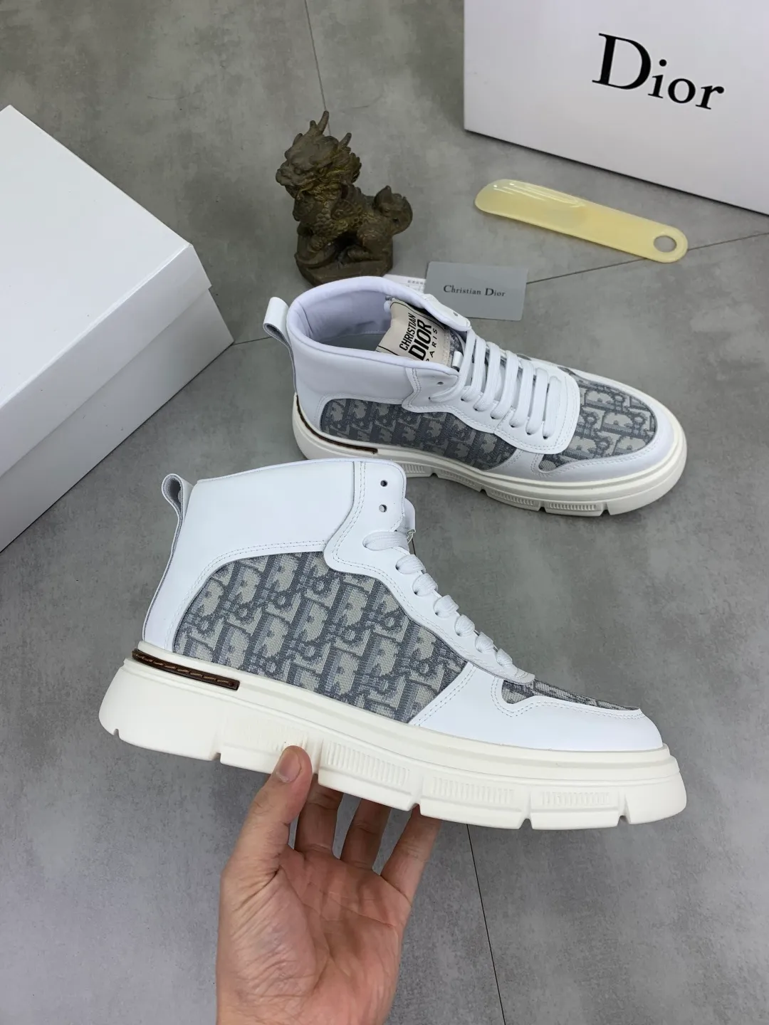 Men's Men's Shoes💰P420💰[New Style]🆘[Dior] Dior original lace-up high-top men's shoes Classic casual shoes 🔥This model is the official classic model with high quality and made by famous original designers. It is made of high-quality cowhide with original materials➕Comfortable and breathable mesh lining➕Pigskin insole. The perfect last shape and generous and fashionable design have attracted many consumers. Suitable for drivers to drive🚗What you want is the highest quality in the market. Color: 2️⃣Code number: 38--44